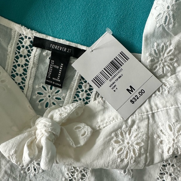Forever 21 White Eyelet Puff Sleeve Summer Crop Top Feminine Boho Airy Romantic - Picture 3 of 4
